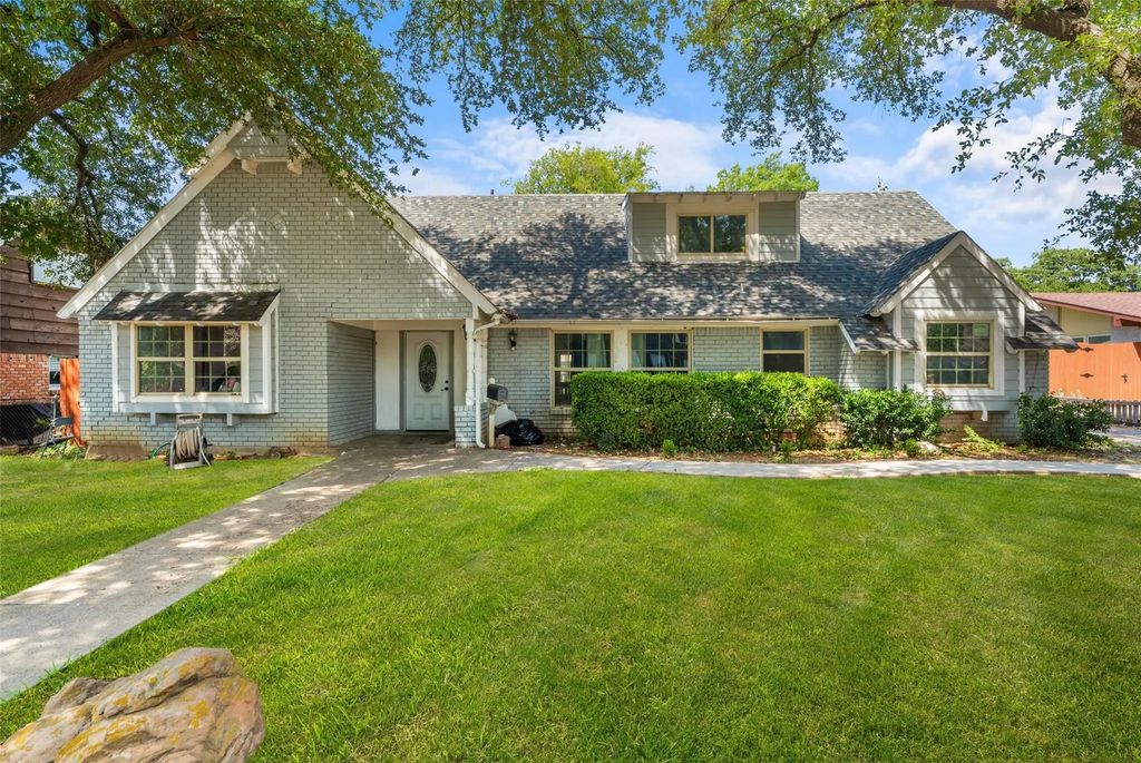 2405 Summit Drive, Irving