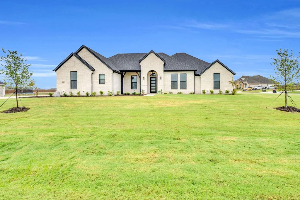 1610 Blackfoot Parkway, Waxahachie