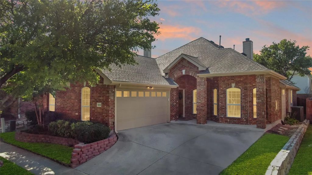 8209 Lonesome Spur Trail, McKinney