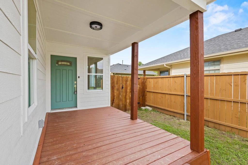 607 W Sears Street, Denison
