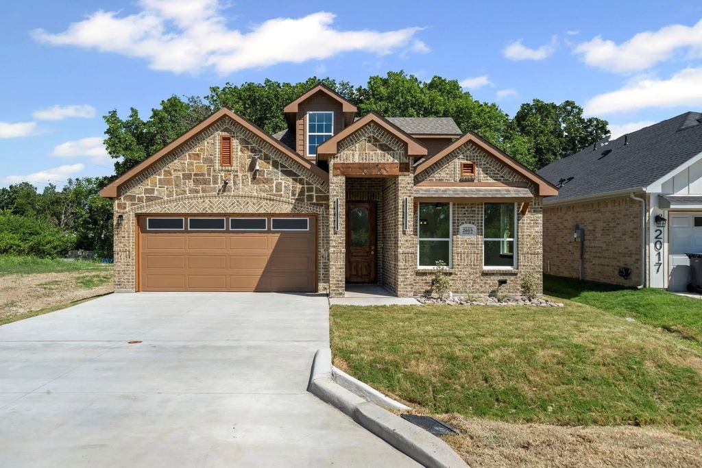2015 Zuefeldt Drive, Arlington