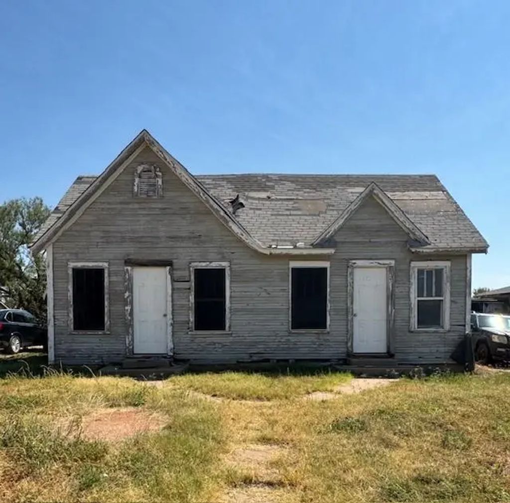 610 E Sammy Baugh Avenue, Rotan
