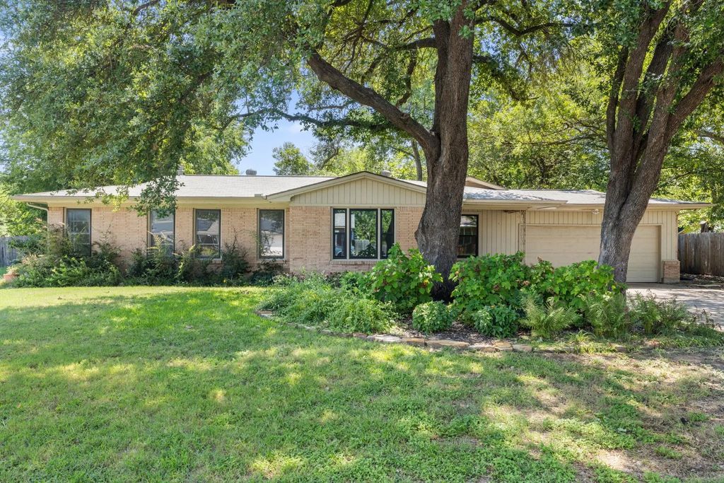7316 Coronet Avenue, North Richland Hills