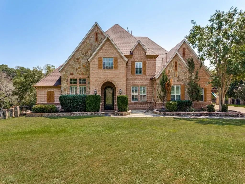 149 Silver Valley Lane, Fort Worth