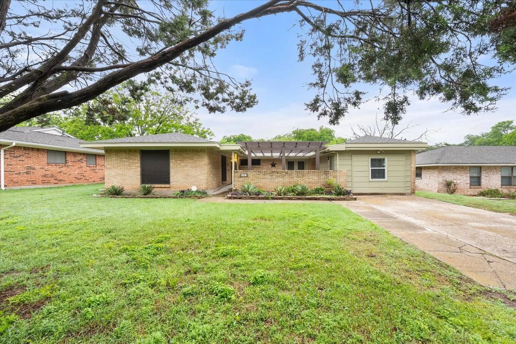 806 Marigold Drive, Cedar Hill
