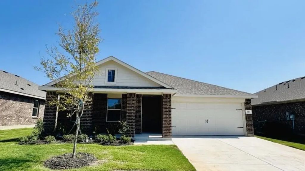 532 Marsh Street, Cleburne