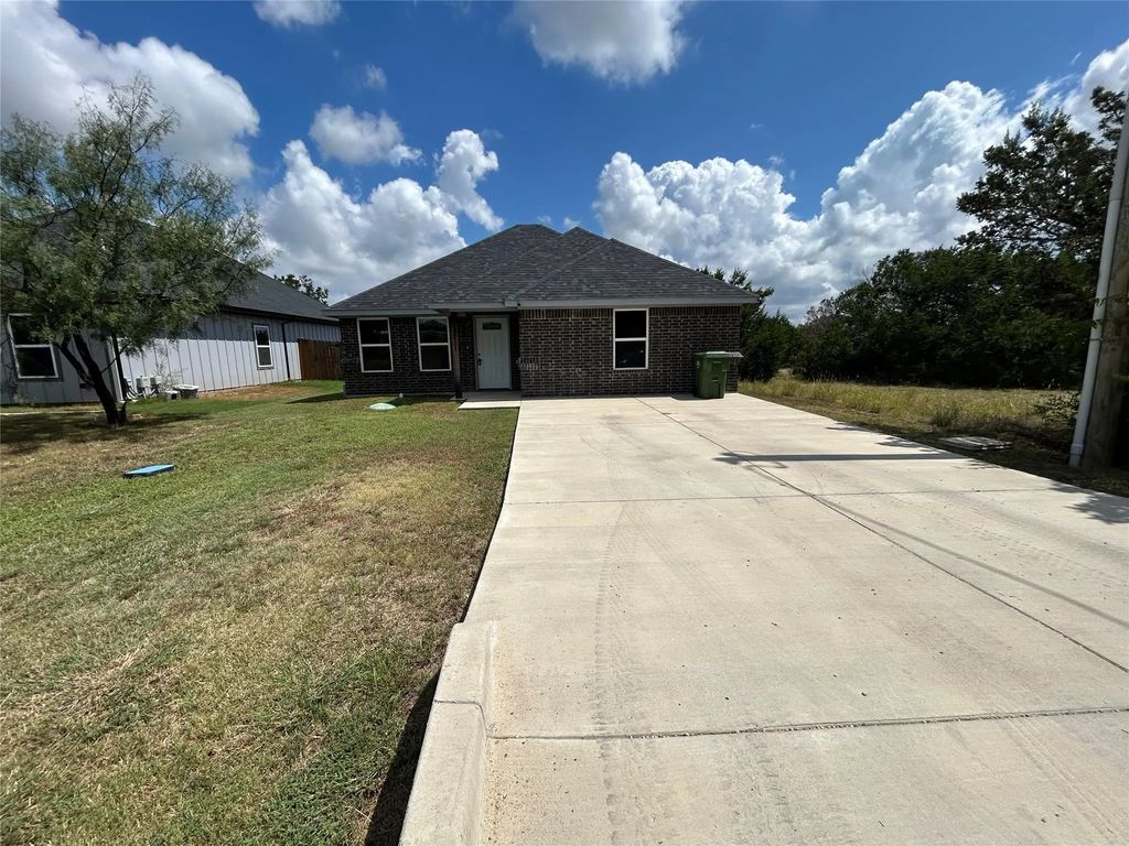 2211 Hercules Drive, Granbury