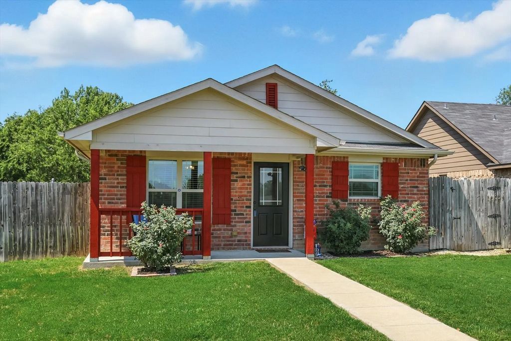 607 S 2nd Street, Sanger