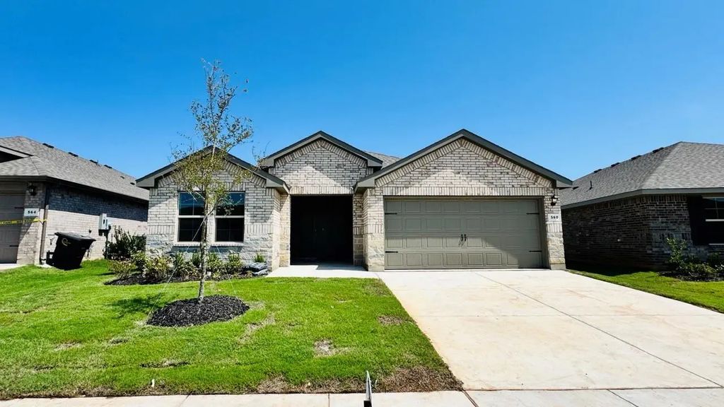 560 Crestridge Drive N, Cleburne