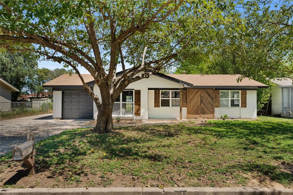 709 N Rita Street, Lacy Lakeview