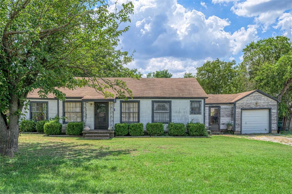 602 W Pecan Street, Celina