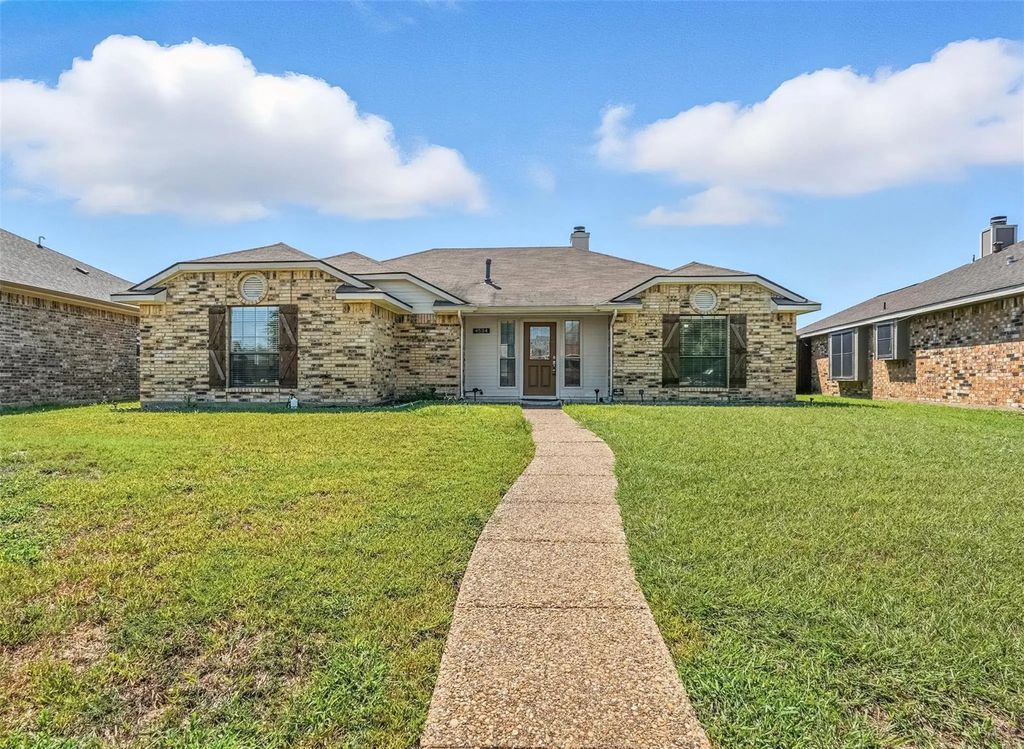 4534 Beaus Way, Garland