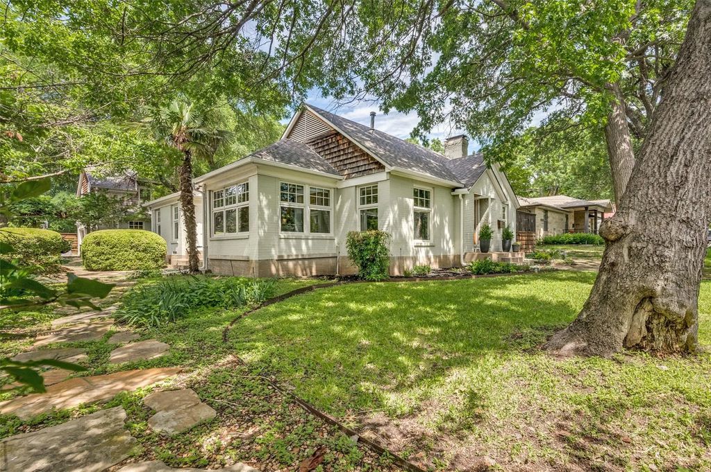 1580 Stemmons Avenue, Dallas