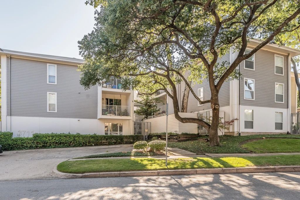 3711 Holland Avenue 302, Dallas