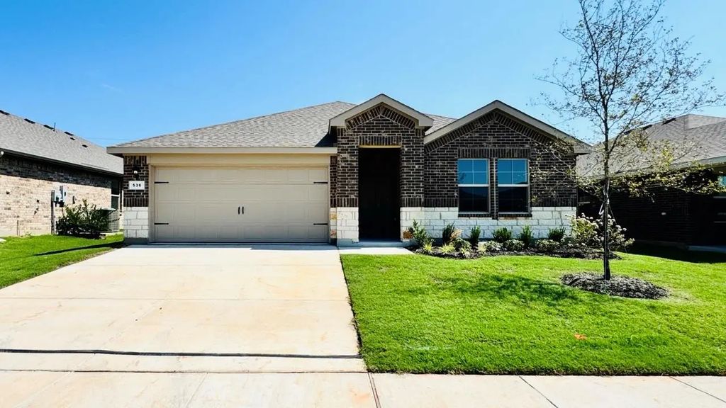 536 Marsh Street, Cleburne