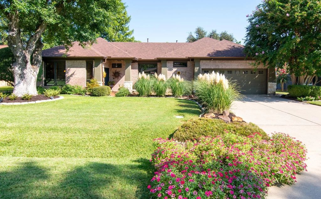 2518 Evinrude Drive, Grapevine