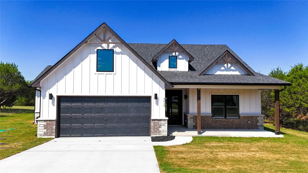 4910 Terlingua Drive, Granbury