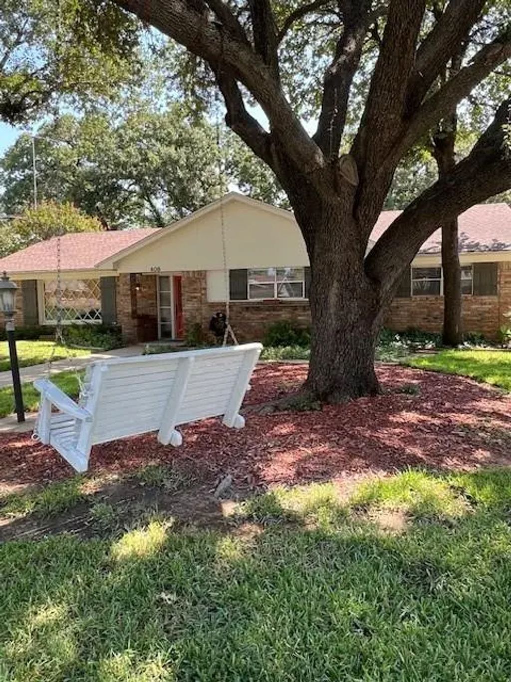 408 Carnation Lane, Hurst