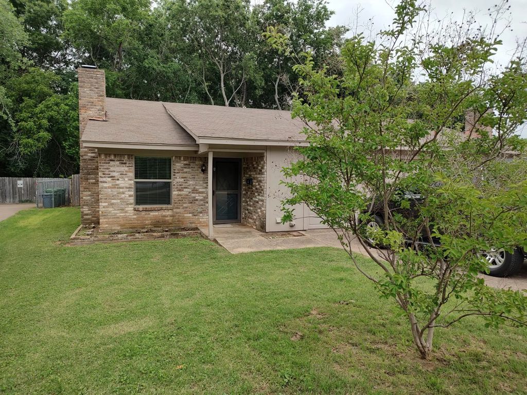 902 Meadowbrook Drive A, Grapevine