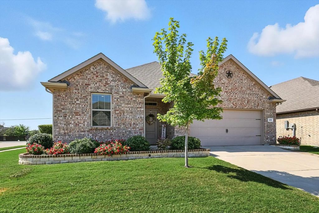 129 Cottage Lane, Royse City