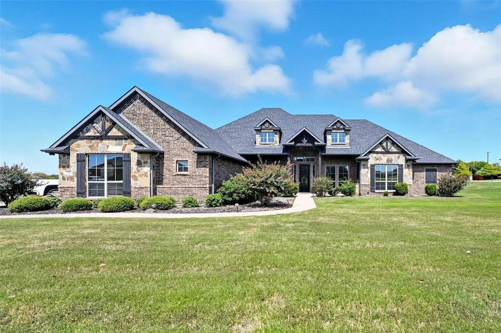 7441 Chambers Bay Circle, Waxahachie