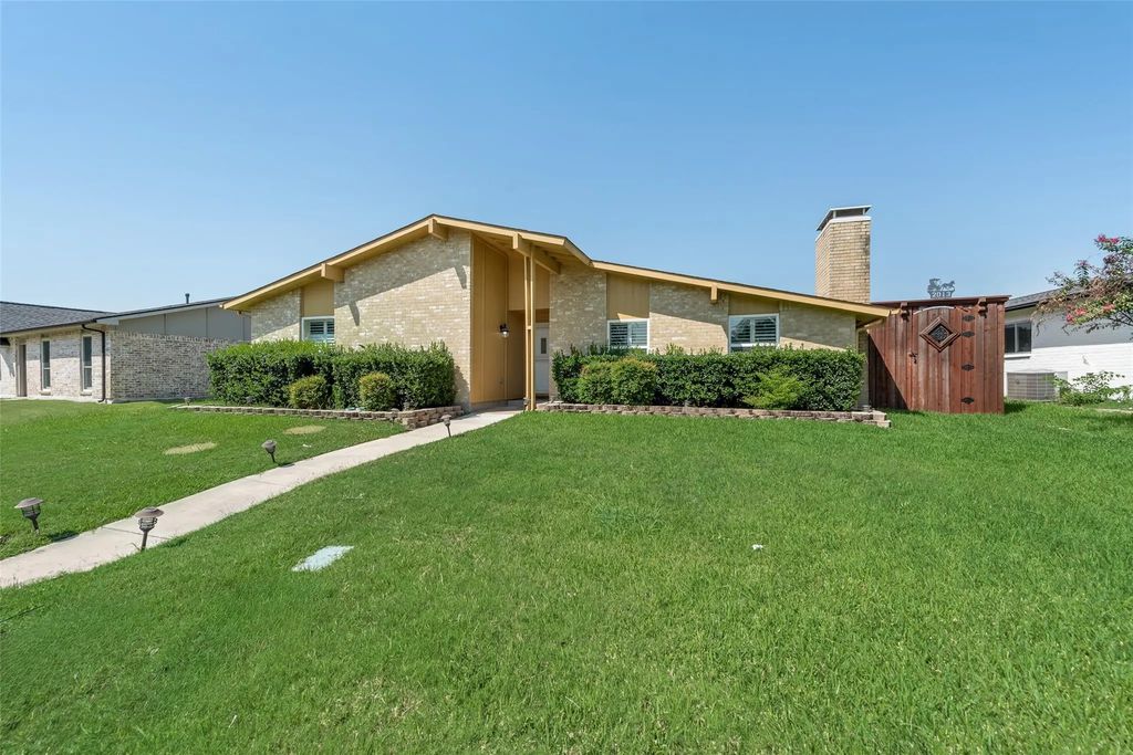 2013 Warberry Road, Carrollton