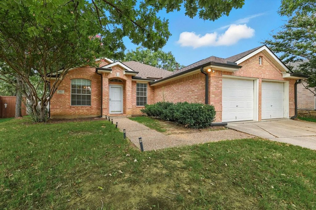 804 Saddleback Lane, Flower Mound