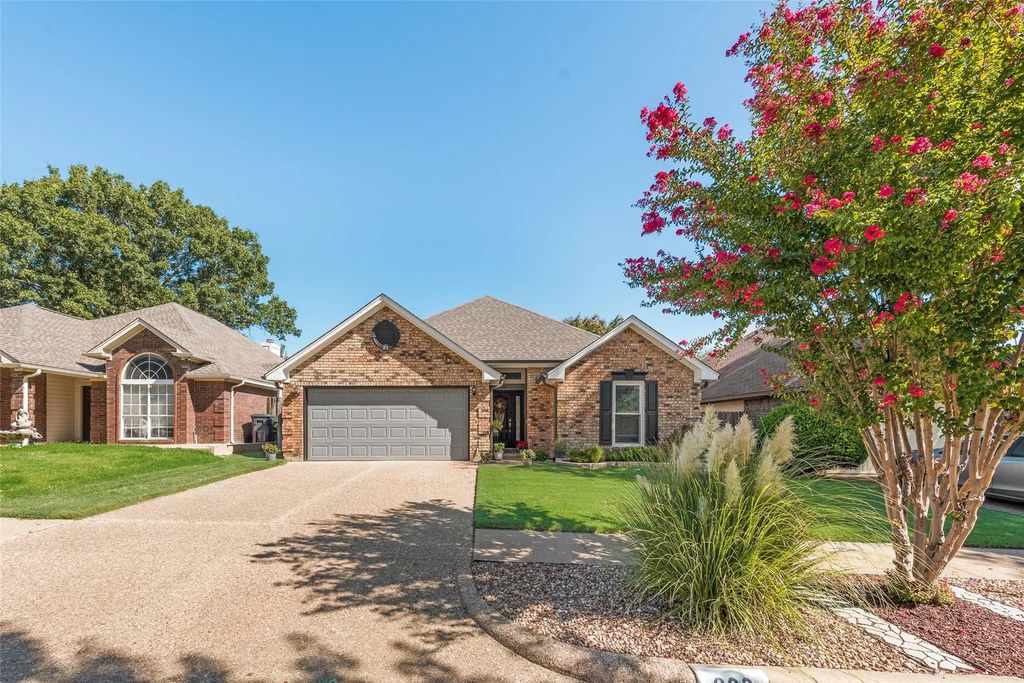 933 Freshwood Court, Arlington