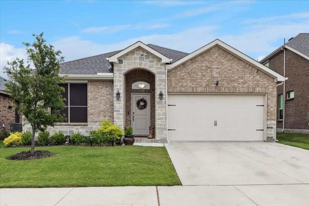 155 Texasage Street, Rhome