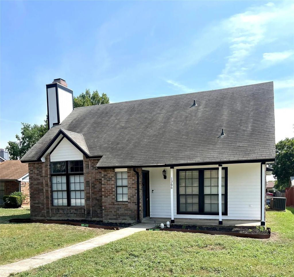 1366 Southridge Drive, Lancaster