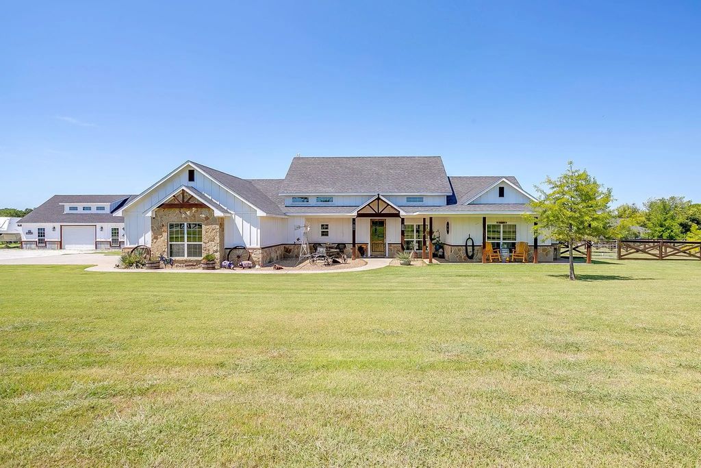 1730 Ross Lane, Springtown