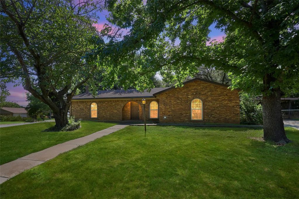 220 Short Street, Burleson