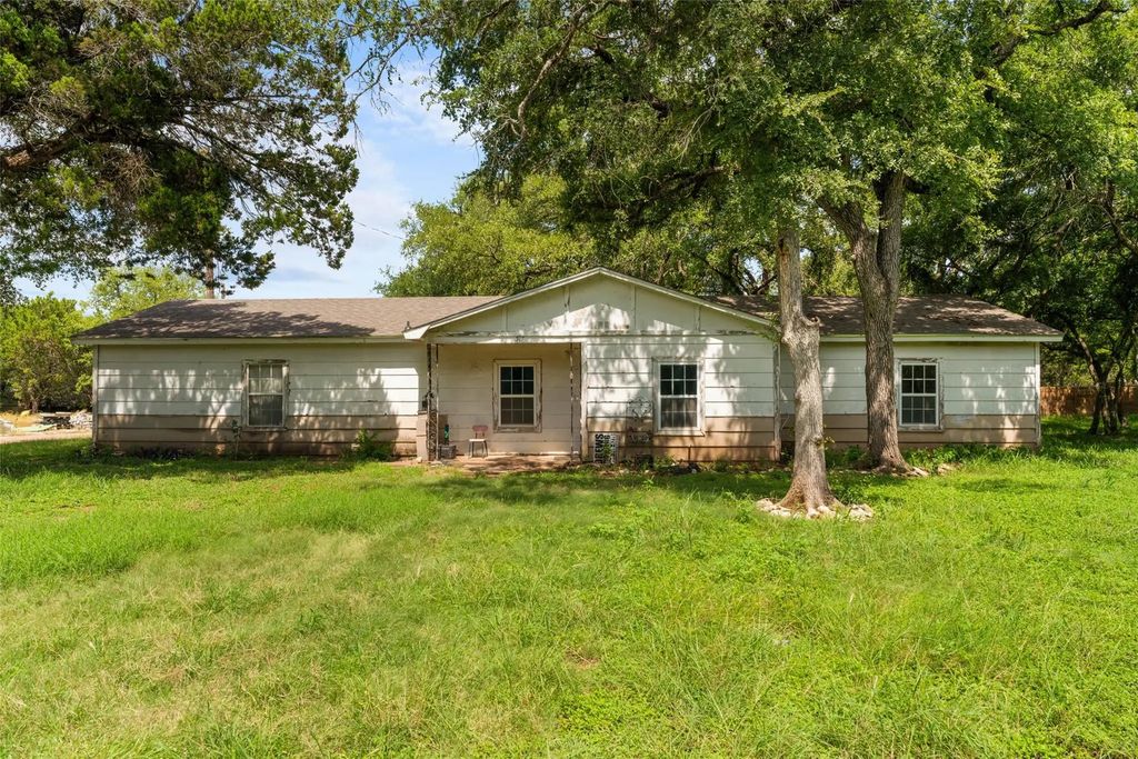 517 County Road 1700, Clifton