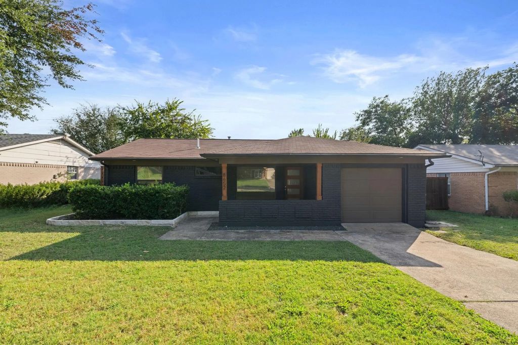 8652 Ashcroft Avenue, Dallas