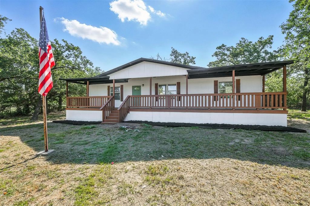 1245 County Road 3657, Springtown