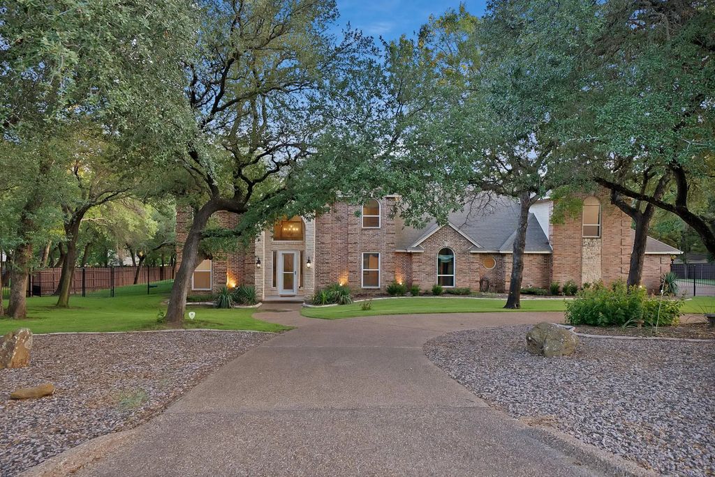 119 Allie Court, Hudson Oaks