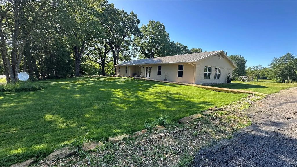 10183 Farm Road 38 N, Sumner