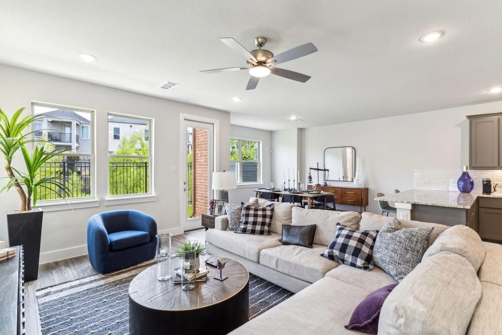 8238 Hastings Drive, Dallas