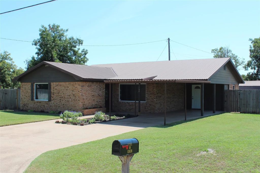 1150 W Eden Street, Munday