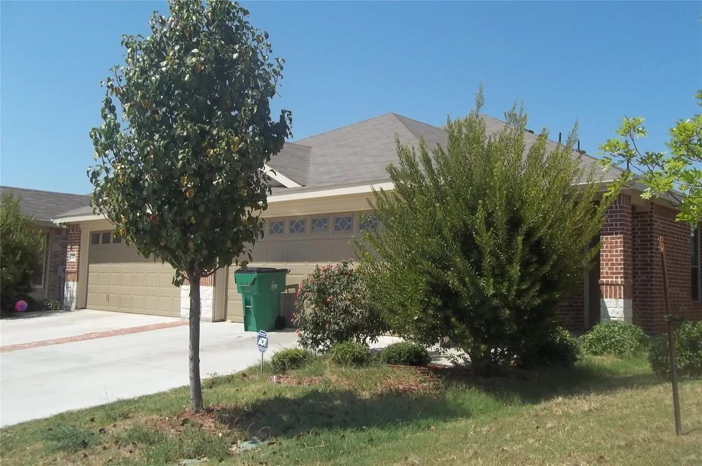 349 Armstrong Lane, Lavon