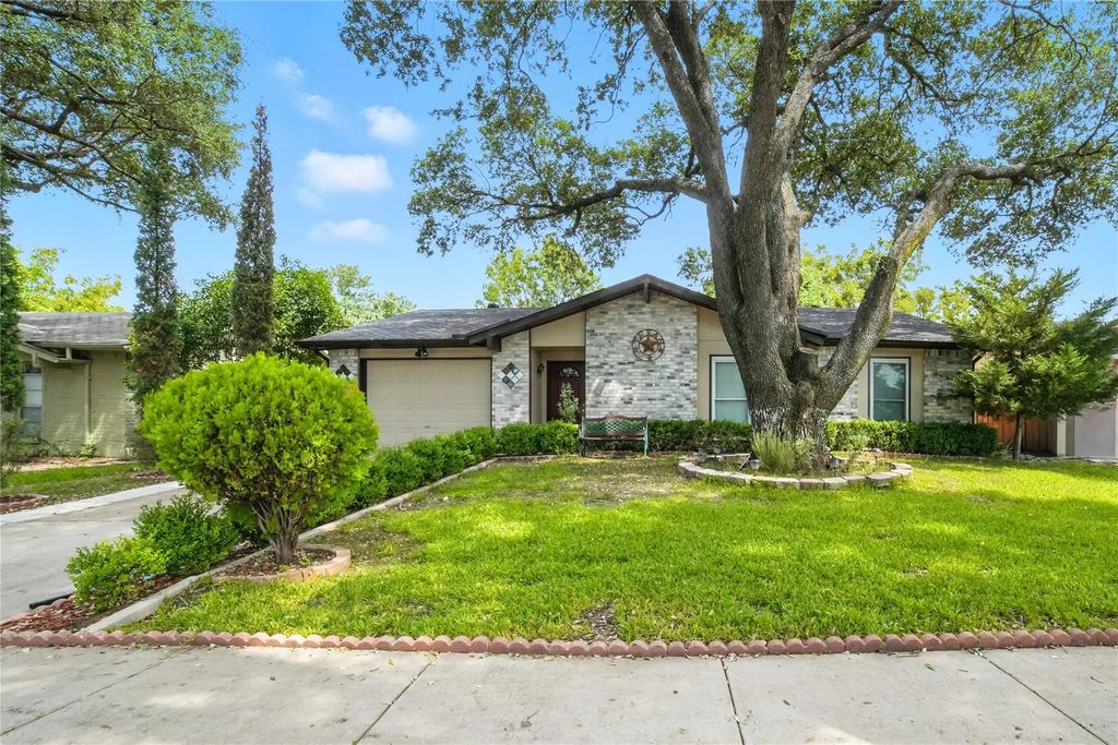 1521 Deepwood Drive, Garland