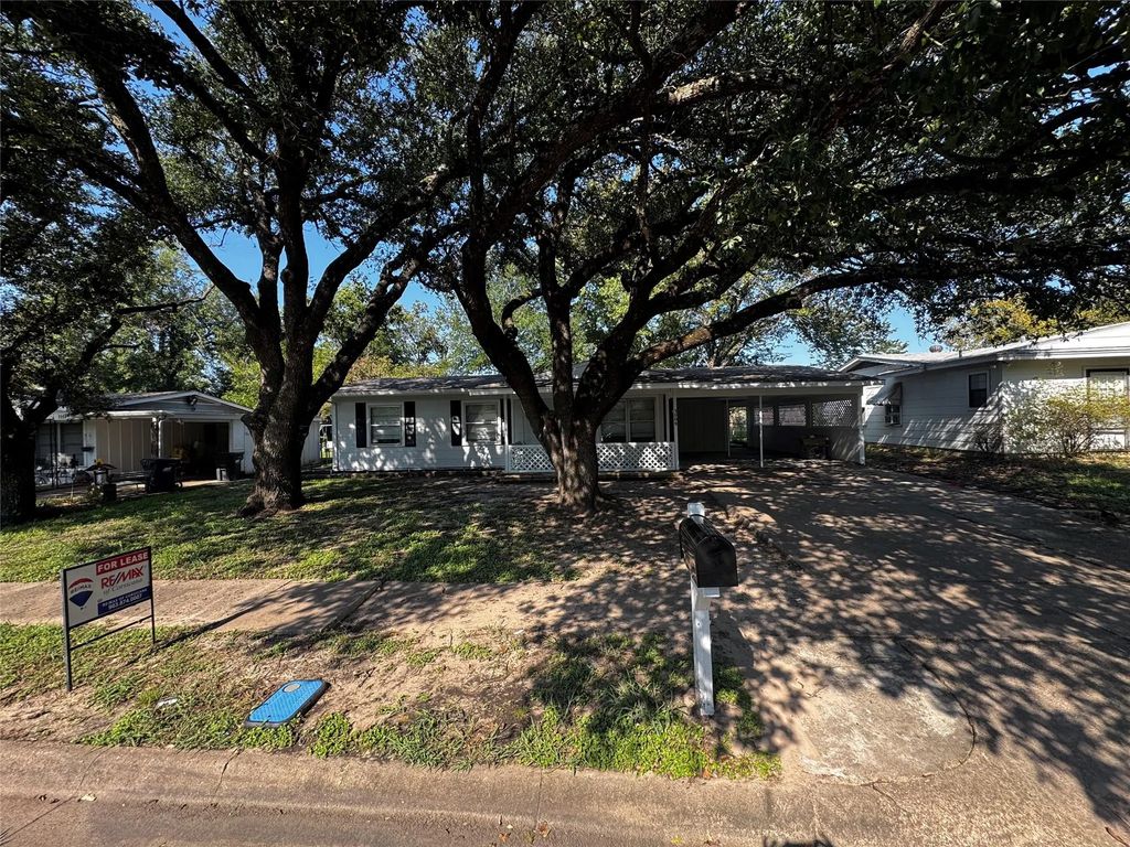 3008 Winfield Drive, Corsicana