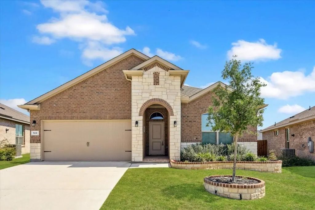 144 Windmill Drive, Rhome