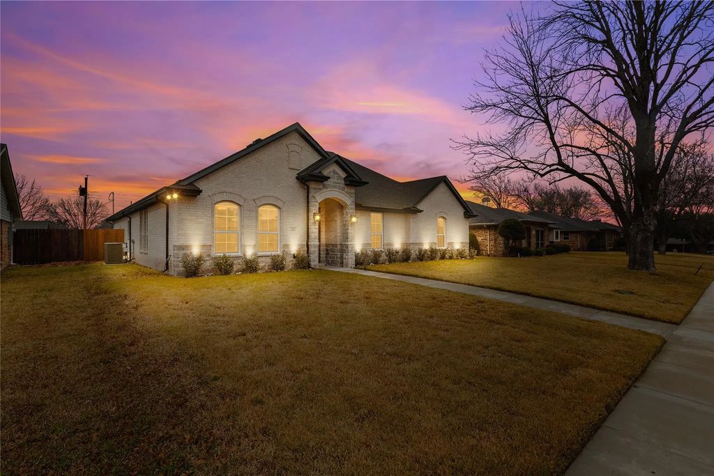 349 Kimberly Drive, Mesquite