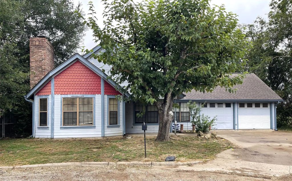 807 Cherry Drive, Groesbeck