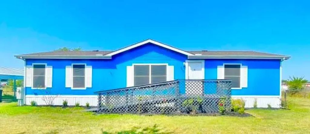 3604 County Road 913, Joshua