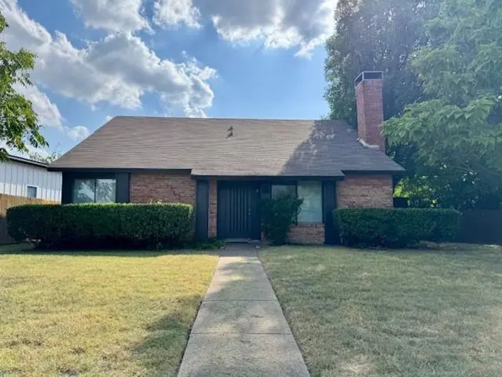 2526 Royalty Drive, Garland