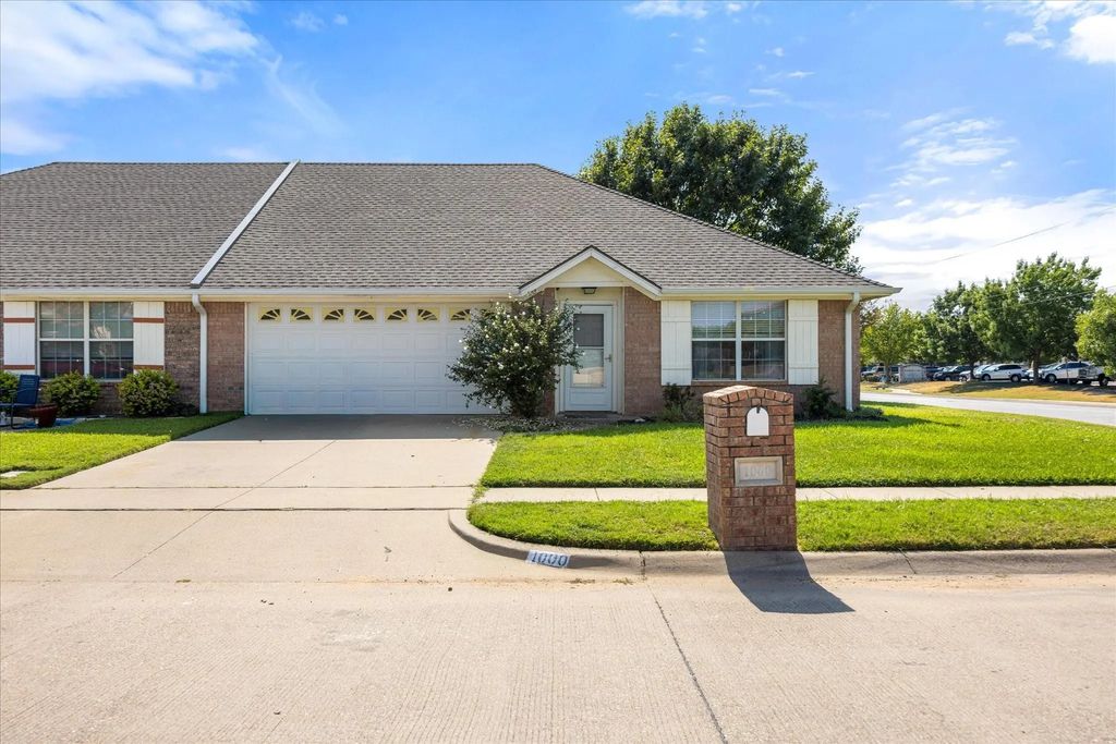 1000 Teresa Court, Granbury
