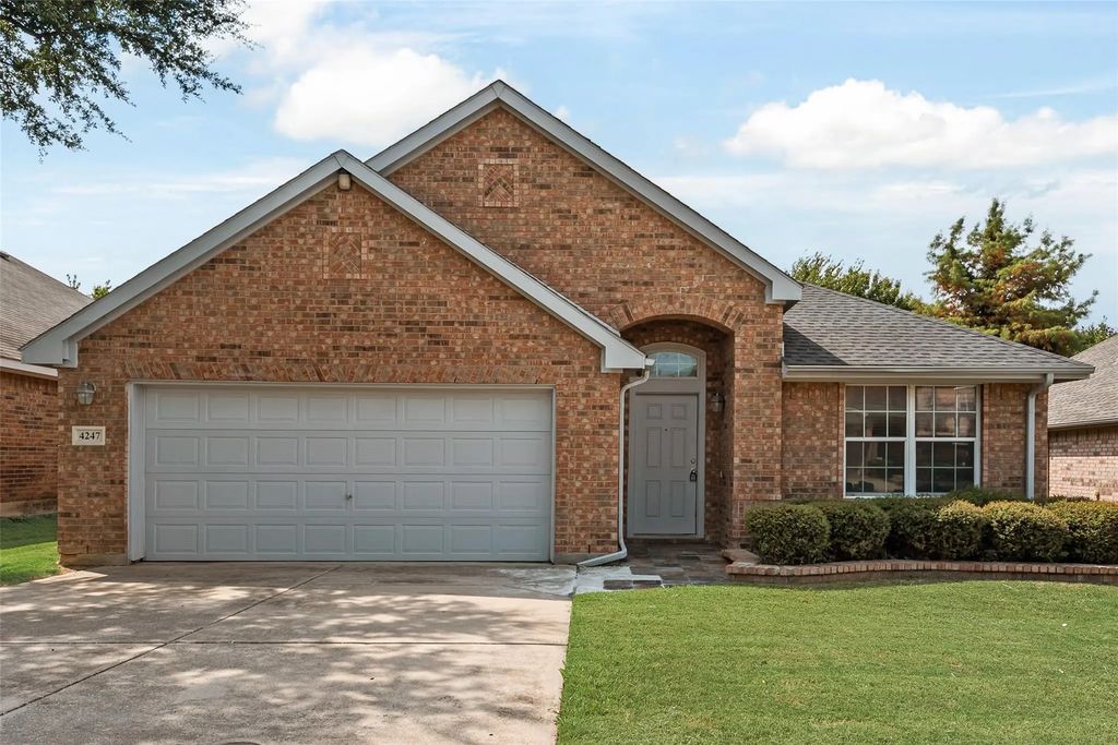 4247 Fall Creek Drive, Grand Prairie