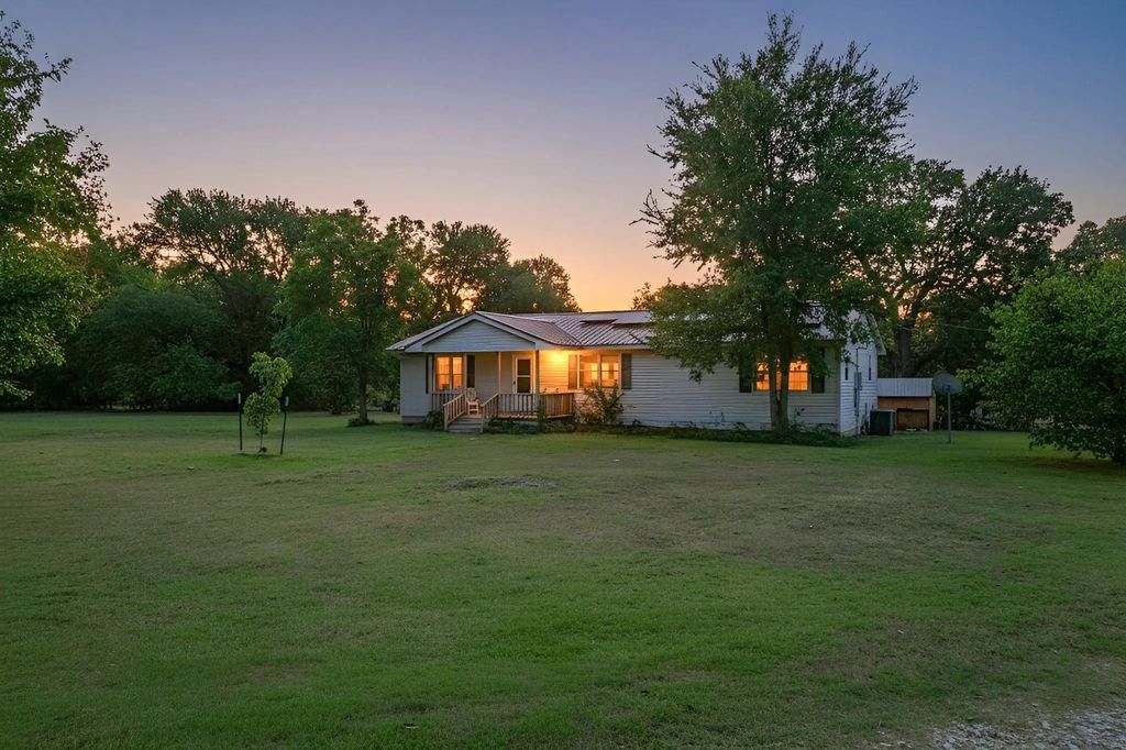 4025 New Hope Road, Aubrey
